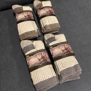 4 Packs of Men’s Woolrich Midweight Hiking Socks